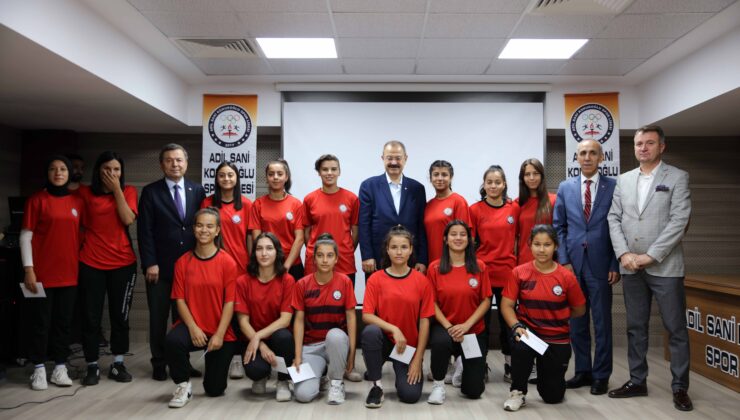 ADİL SANİ KONUKOĞLU SPOR LİSESİ ÖDÜL TÖRENİ