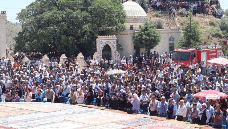 Apaziz Dede Anma Etkinliğine AK Partili Vekiller Katılmadı