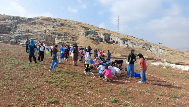 Öğrenciler Perre Antik Kent’te kazı yaparak tarihi öğreniyor 