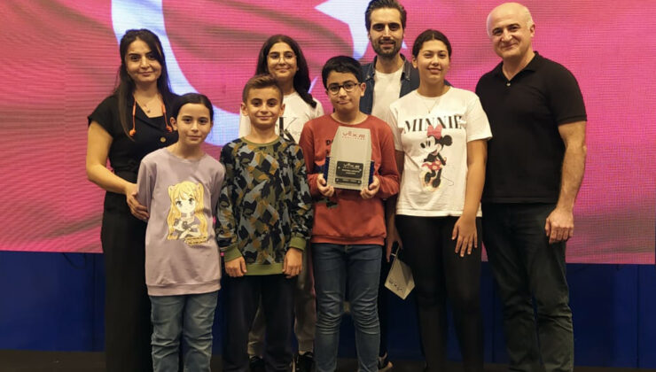 SANKO OKULLARI ÖĞRENCİLERİ VEX IQ ROBOTİK YARIŞMASINDAN İKİ ÖDÜLLE DÖNDÜ