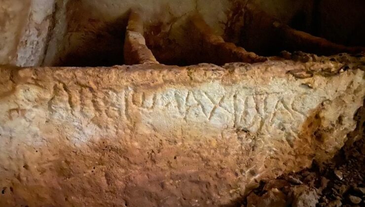 Adıyaman’da 1800 yıllık 17 oda mezarı bulundu