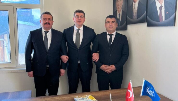 Adıyaman Ülkü Ocakları’nda başkanlık devir teslimi yapıldı