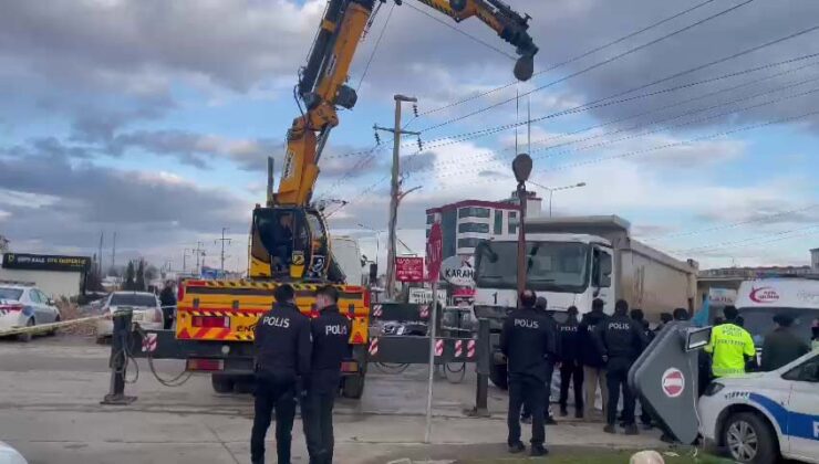 Adıyaman’da feci kaza: Hafriyat kamyonun altında metrelerce sürüklendi