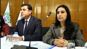 kobani-davasinda-karar-selahattin-demirtasa-43-yil-hapis-cezasi-verildi
