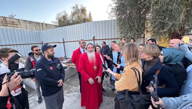 Uluslararası basın mensupları Adıyaman’da deprem sonrası çalışmaları inceledi