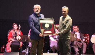 Adıyaman Belediyesi Harfane Topluluğu Şanlıurfa’da kulakların pasını sildi