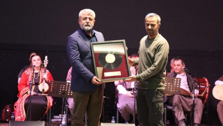 Adıyaman Belediyesi Harfane Topluluğu Şanlıurfa’da kulakların pasını sildi