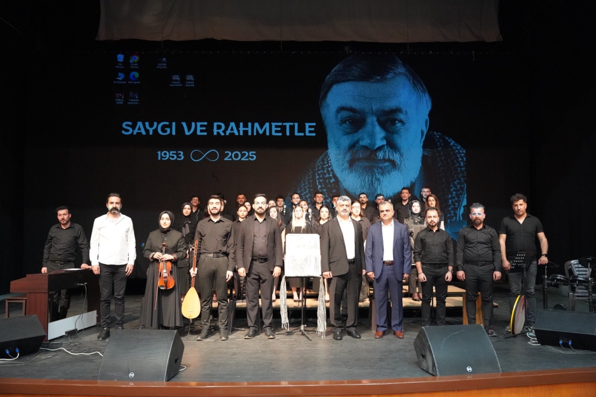 ogretmenler-korosundan-kahtali-miceye-turkulerle-anma-gecesi-duzenlendi