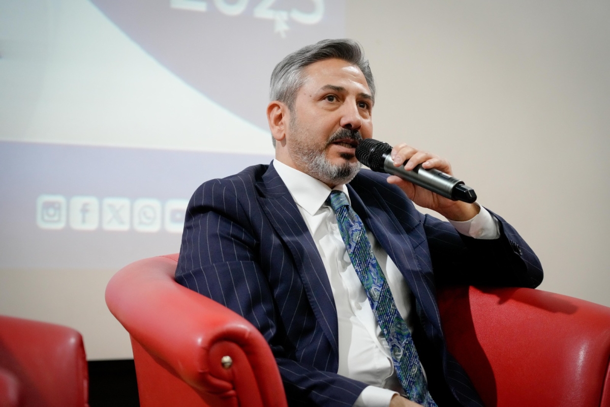 bakan-yardimcisi-ahmet-aydin-ogrencilerle-bulustu