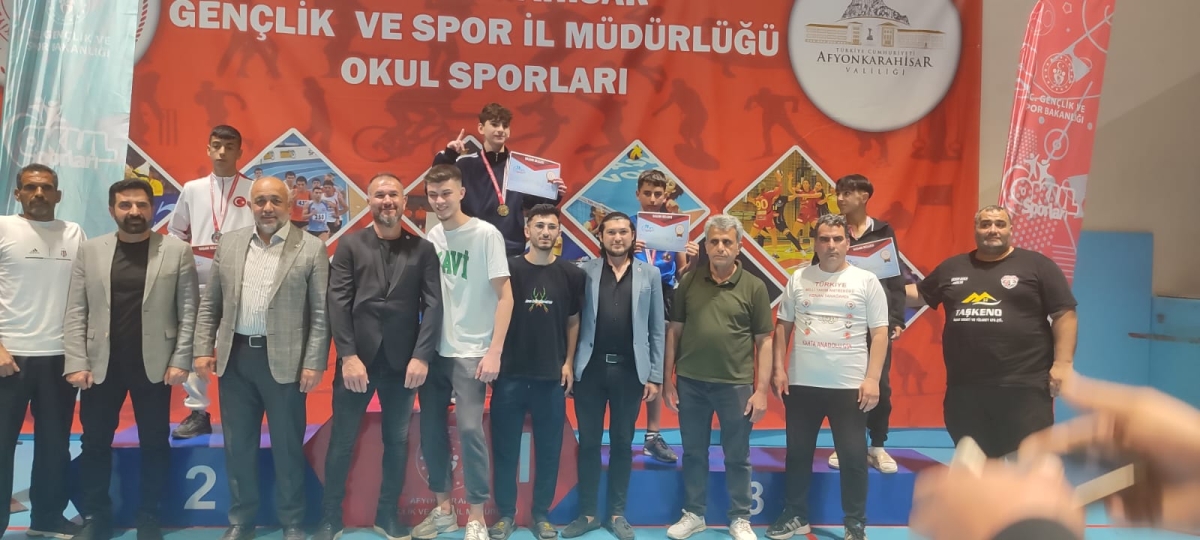 besnili-sporcular-afyonkarahisardaki-muaythai-turkiye-sampiyonasindan-2-madalya-ile-dondu