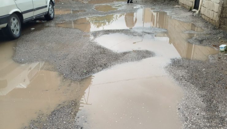Kahta’da bozuk yollar tepki çekiyor