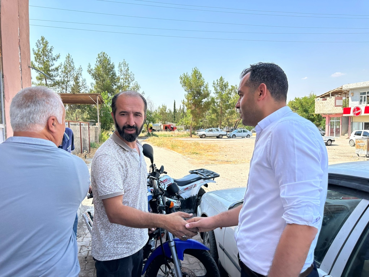 dem-partili-coskun-nemruta-giden-yol-icler-acisi-samsat-susuz-tarim-yapiyor