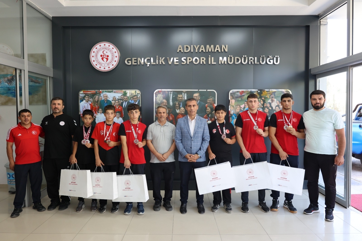 adiyamanli-gurescilerden-turkiye-sampiyonluguna-buyuk-basari