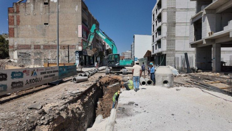 Adıyaman’da JICA-1 Projesi kapsamında Gölbaşı Caddesi’nde altyapı yenileme çalışmaları sürüyor
