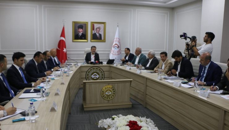 Bakanı Yumaklı Adıyaman’da Sektör Temsilcileriyle Buluştu