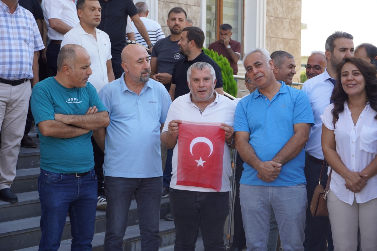 tutdere-gorevine-basladi-86-milyonun-vicdani-ayaga-kalkti