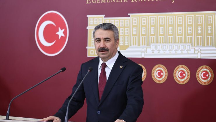 “12 Eylül’ün karanlık izlerini silecek olan, sivil ve demokratik bir anayasadır.”