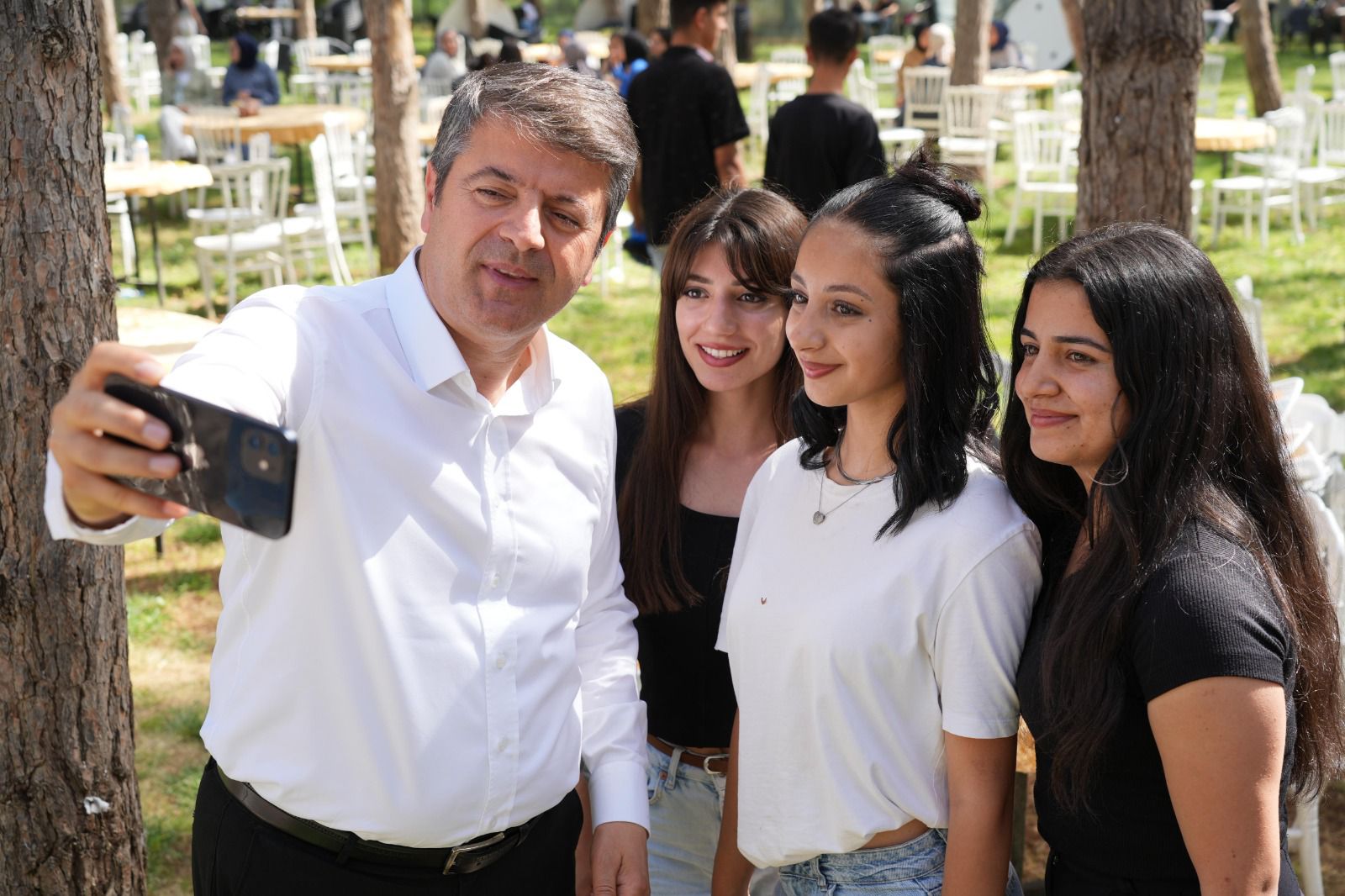 adiyaman-belediyesinden-universiteyi-kazanan-ogrencilere-egitim-destegi