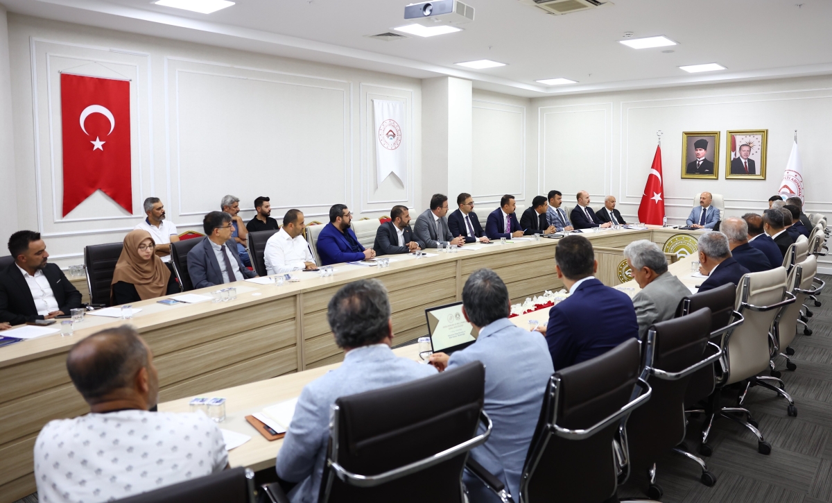 adiyamanda-sahipsiz-hayvanlari-korumaya-yonelik-toplanti-yapildi