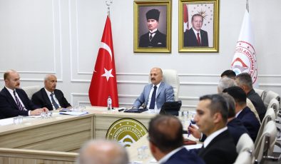 Adıyaman’da sahipsiz hayvanları korumaya yönelik toplantı yapıldı