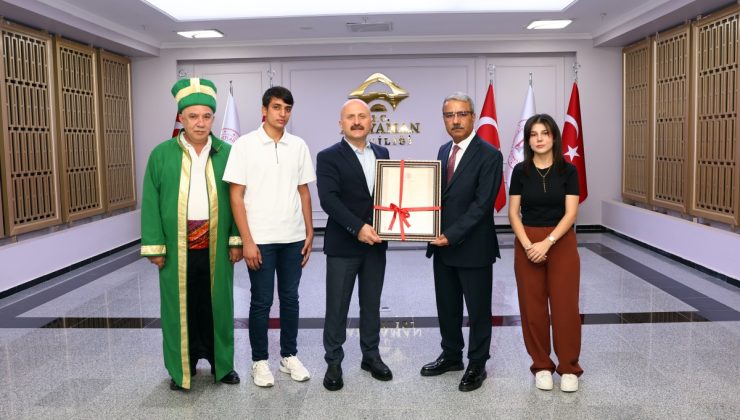 Adıyaman’da yılın ahisi, kalfası ve çırağı ödüllerini aldı