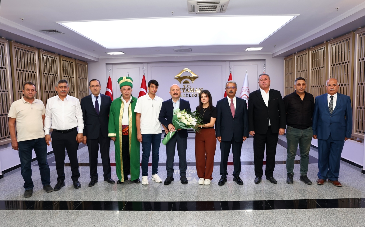 adiyamanda-yilin-ahisi-kalfasi-ve-ciragi-odullerini-aldi