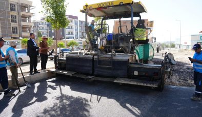 Adıyaman Belediyesi Filamingo Yolu’nda asfalt serimine başladı