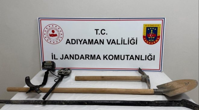 Adıyaman’da define arayan şahıslar jandarmaya yakalandı