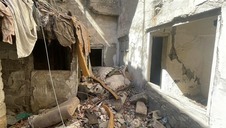 Adıyaman’da yıkılmayan metruk bina tehlike saçıyor