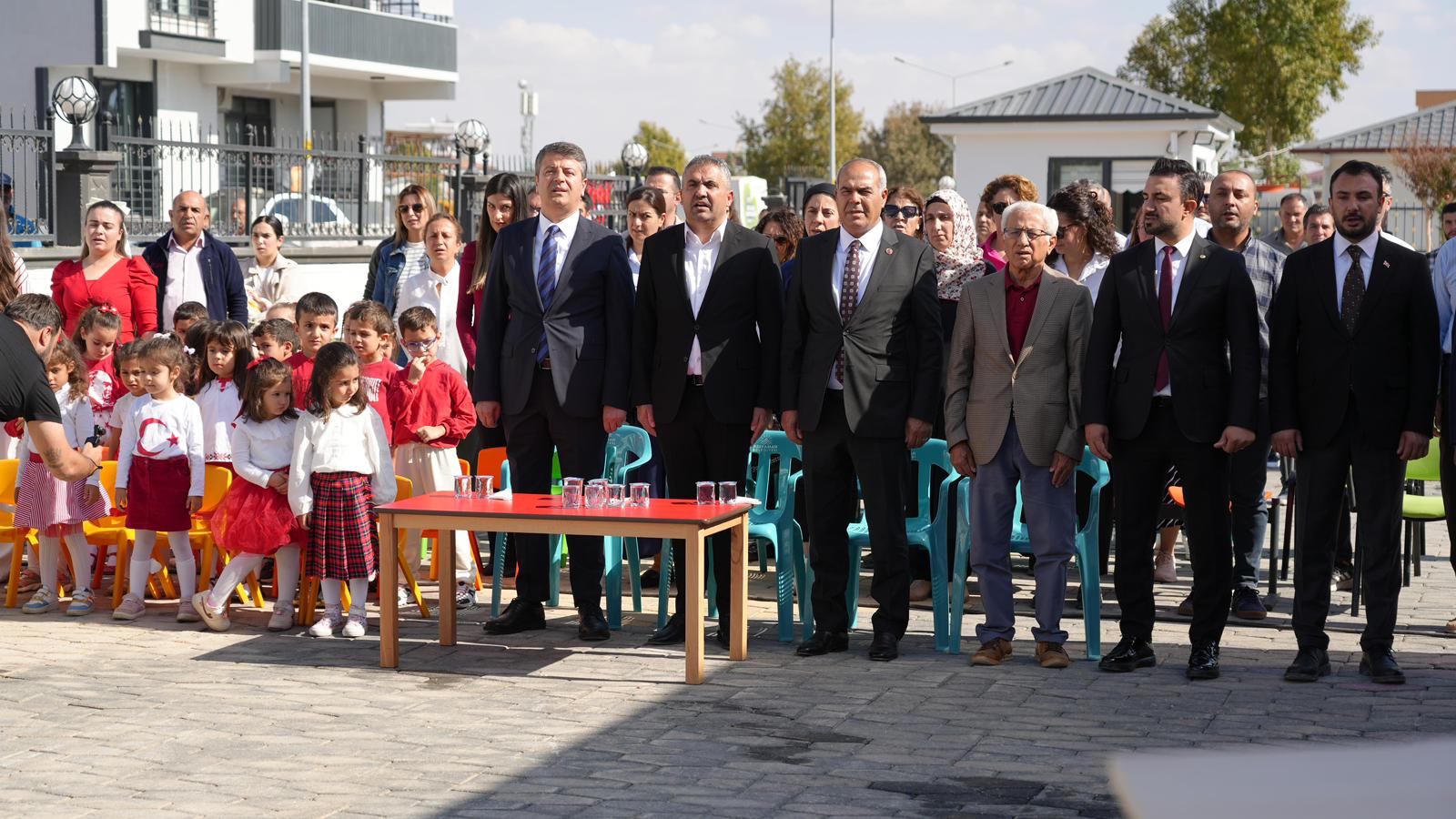 baskan-tutdere-cocuklarin-29-ekim-heyecanina-ortak-oldu