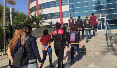 Osmaniye’den Adıyaman’a gelerek hırsızlık yapan 4 şüpheli tutuklandı
