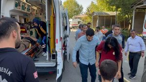 samsatta-ambulans-kazasi-3u-saglik-personeli-8-yarali