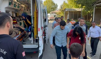 Samsat’ta ambulans kazası: 3’ü sağlık personeli 8 yaralı