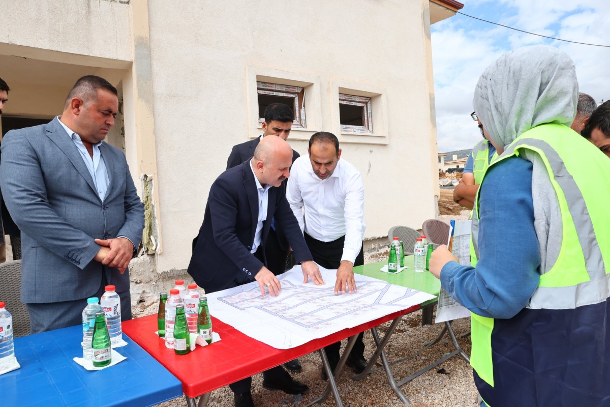 vali-osman-varol-adiyamanda-kirsal-donusum-calismalarini-yerinde-inceledi