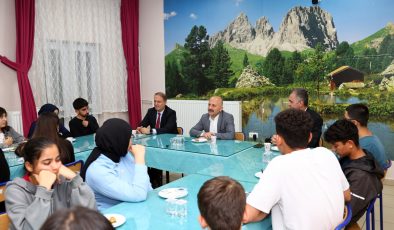 Vali Osman Varol, Fen Lisesi öğrencileriyle bir araya geldi