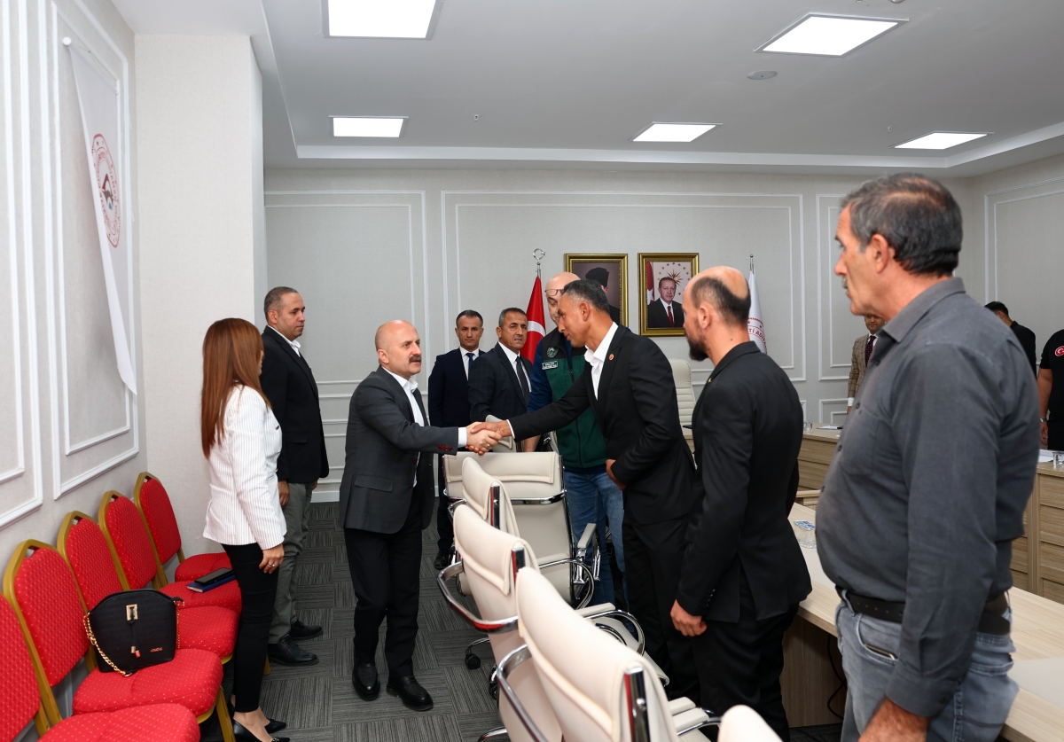vali-osman-varol-koy-muhtarlariyla-bir-araya-geldi