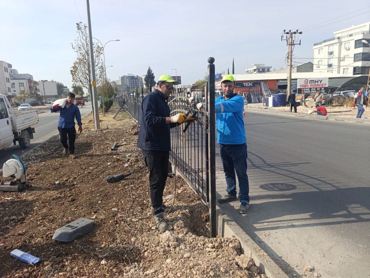 adiyaman-belediyesinden-yesil-alanlarda-bakim-ve-duzenleme-calismasi