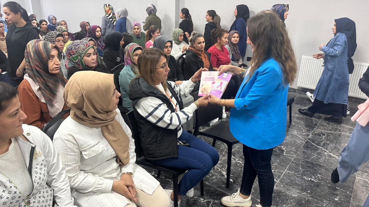 adiyaman-nemrut-rotary-kulubu-ve-ketem-is-birligiyle-113-kadina-meme-kanseri-egitimi