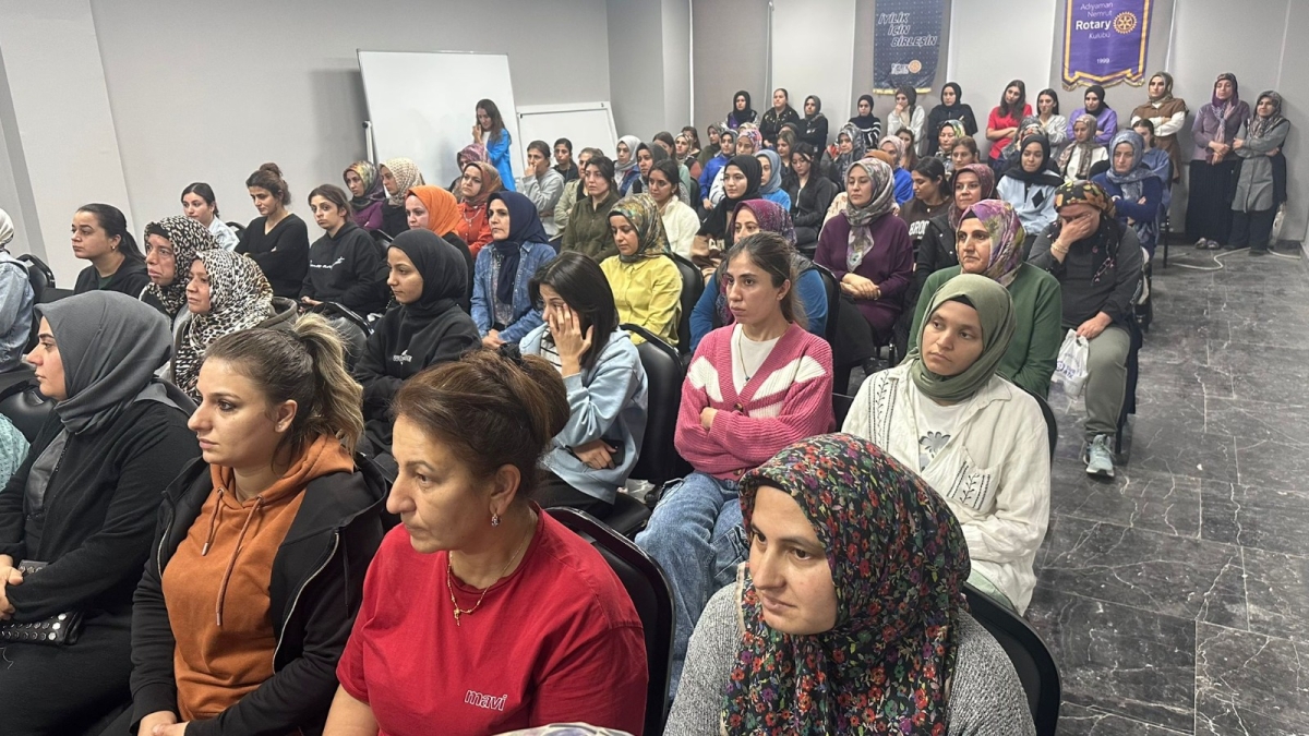 adiyaman-nemrut-rotary-kulubu-ve-ketem-is-birligiyle-113-kadina-meme-kanseri-egitimi
