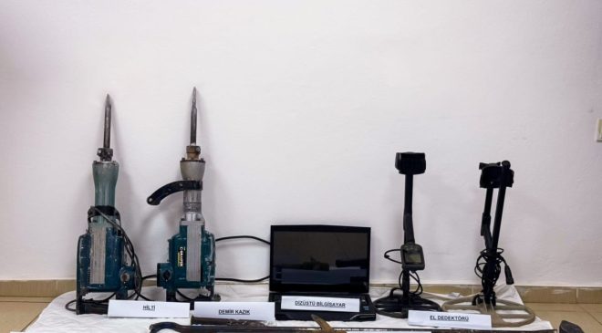 Adıyaman’da kaçak kazıya suçüstü: 3 gözaltı