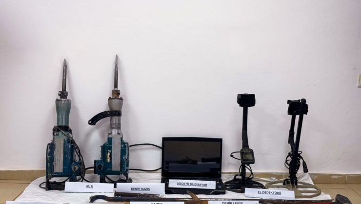 Adıyaman’da kaçak kazıya suçüstü: 3 gözaltı