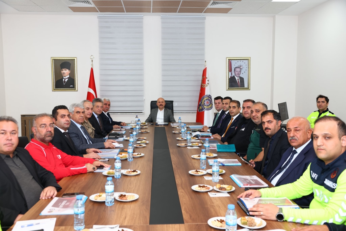 adiyamanda-kis-mevsimi-trafik-tedbirleri-toplantisi-gerceklestirildi
