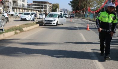 Adıyaman’da polis üniformasıyla tanınan Emel trafik kazasında ağır yaralandı