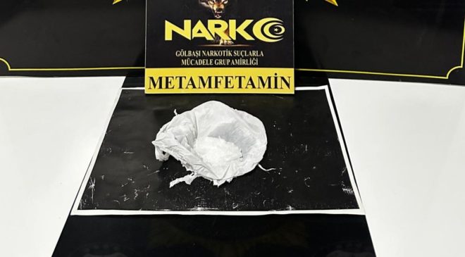 Gölbaşı’nda şüpheli araçta uyuşturucu ele geçirildi