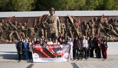 Hedef Kızılelma Derneği, gençleri Çanakkale ve Ankara’da milli değerlerle buluşturdu