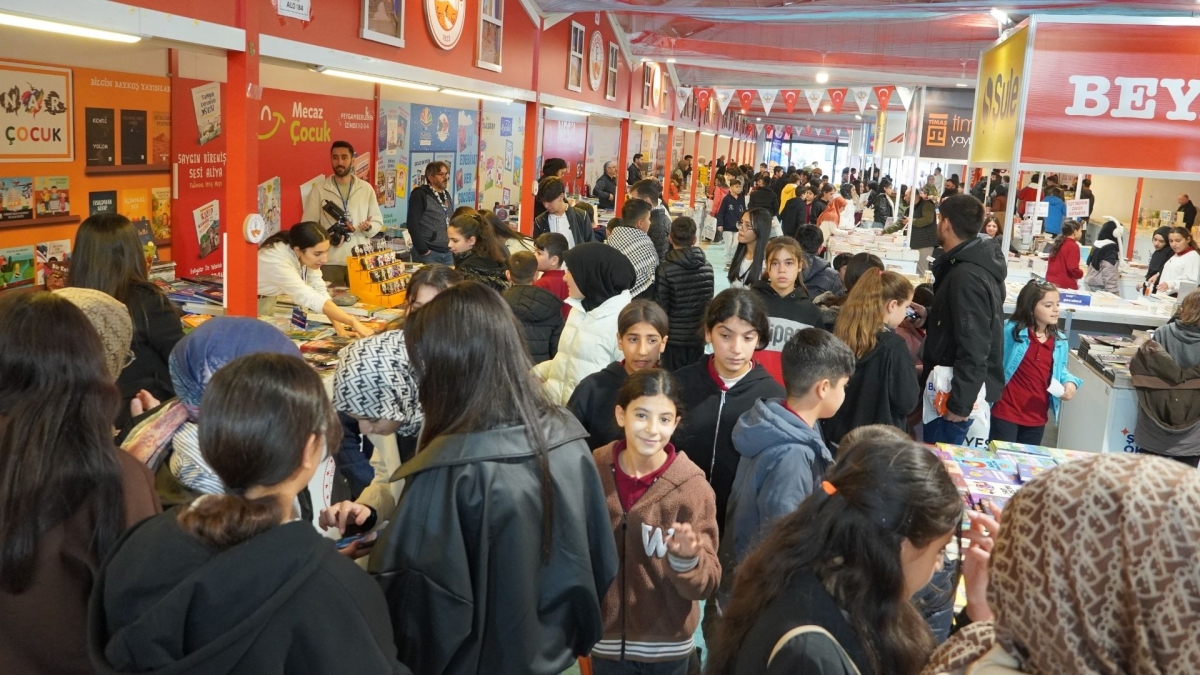 Mehmet Can Hallaç 75 Yayınevi ve 75 Yazarı Kahtalılarla Kitap Günleri’nde Buluşturdu