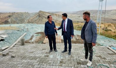 Tut İlçe Kaymakamı Güngör, Öğütlü Köyü Deprem Konutları’nda incelemelerde bulundu