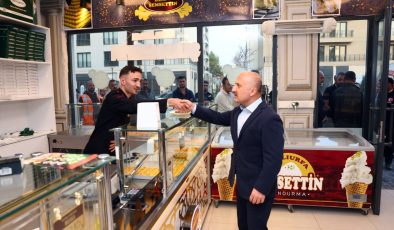 Vali Osman Varol, Atatürk Bulvarı’ndaki yeni işyerlerini ziyaret etti