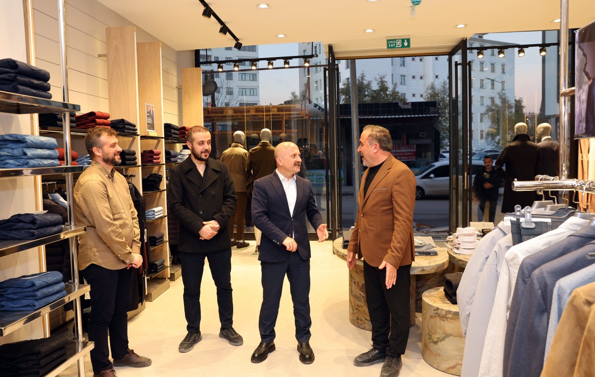 vali-osman-varol-golbasi-caddesi-esnafini-ziyaret-etti