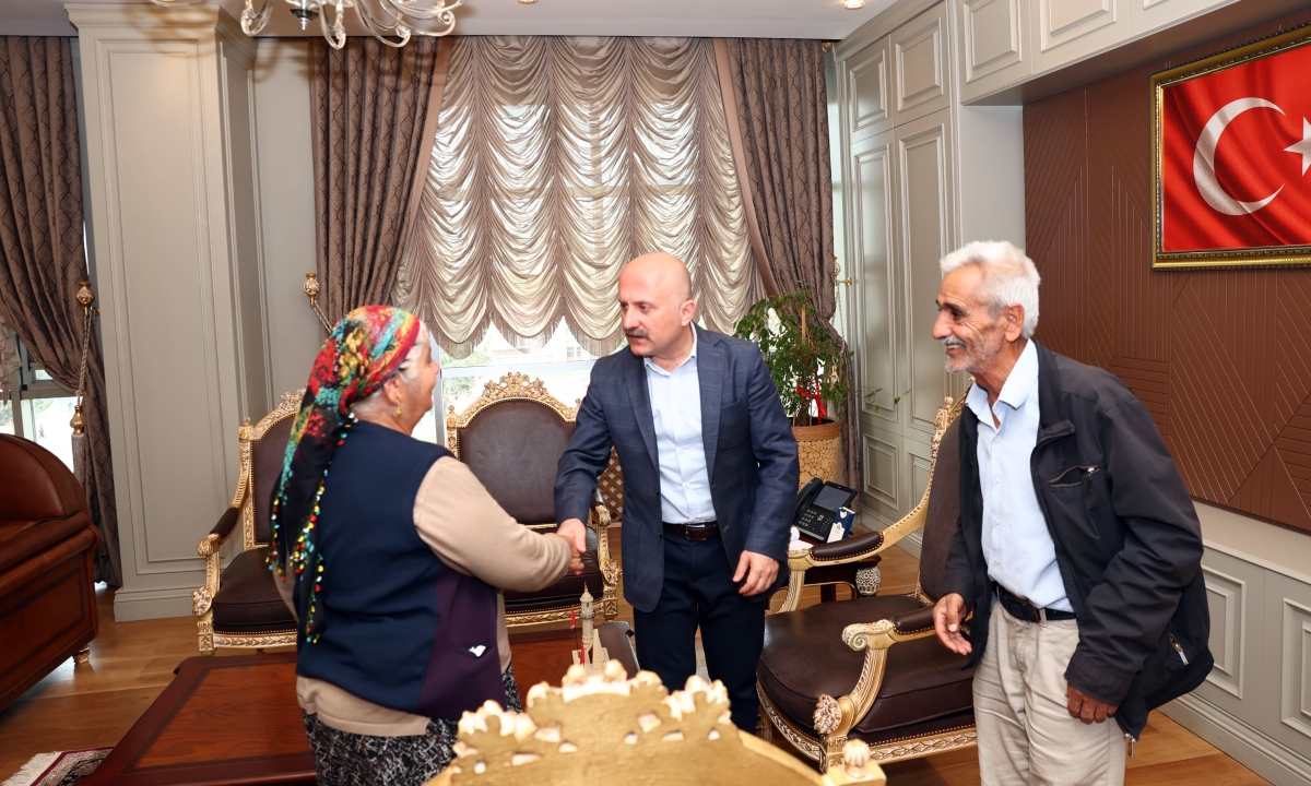 vali-osman-varol-halk-bulusmalarinda-vatandaslarla-bulustu